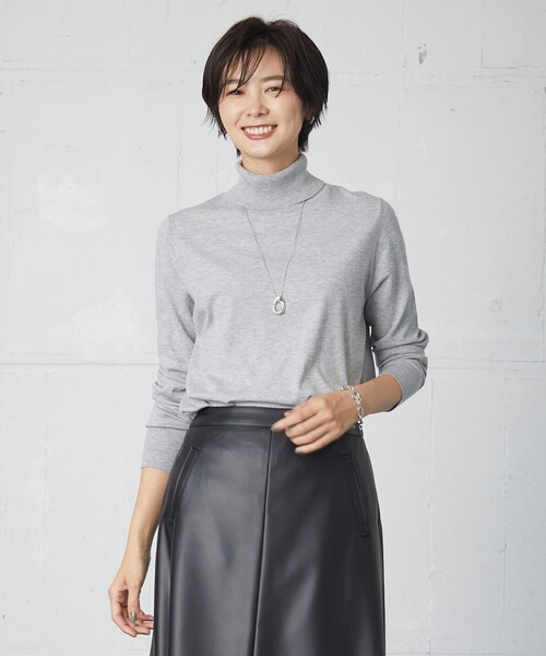 J.PRESS(ジェイプレス)の「【洗える】PRINCE タートルネック ニット(ニット/セーター・レディース・アイボリー系/ベージュ系/ブラック系/サックスブルー系/ライトグレー系/パープル系・T15/T13)」の3枚目の写真