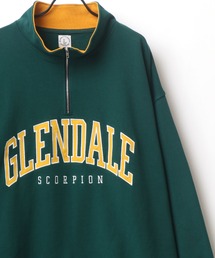 Lazar（ラザル）の「College Logo オーバーサイズ カレッジロゴ ワッペン刺繍 ハーフジップ スウェット トレーナー プルオーバー（スウェット・メンズ）」