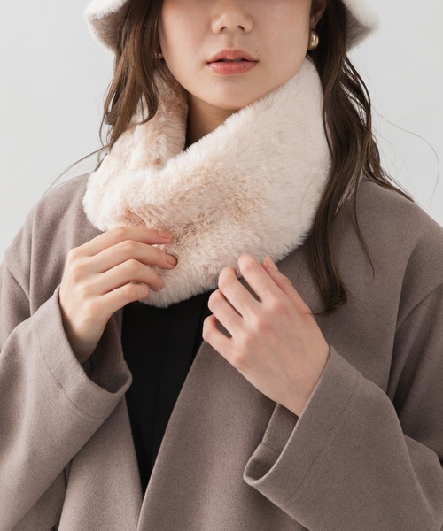 KATHARINE ROSS（キャサリンロス）の「【KATHARINE ROSS】マグネット留め エコファーティペット WEB限定（ネックウォーマー/スヌード・レディース・ベージュ/グレー・MEDIUM）」の10枚目の写真