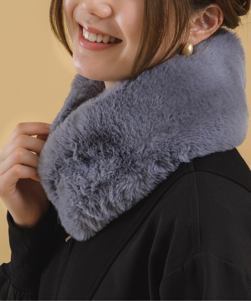 KATHARINE ROSS（キャサリンロス）の「【KATHARINE ROSS】マグネット留め エコファーティペット WEB限定（ネックウォーマー/スヌード・レディース・ベージュ/グレー・MEDIUM）」の3枚目の写真