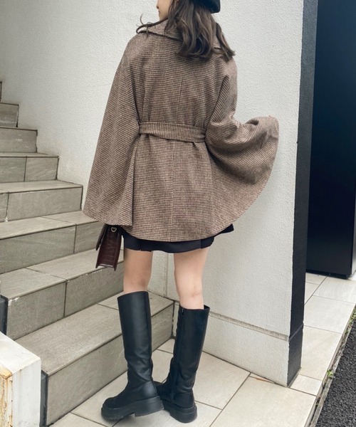 one after another NICE CLAUP(ワンアフターアナザーナイスクラップ)の「トレンドのスタイリング。マルチWAYポンチョコート(ポンチョ・レディース・アイボリー/モカ/ブラウン系その他/ブラック・FREE)」の16枚目の写真
