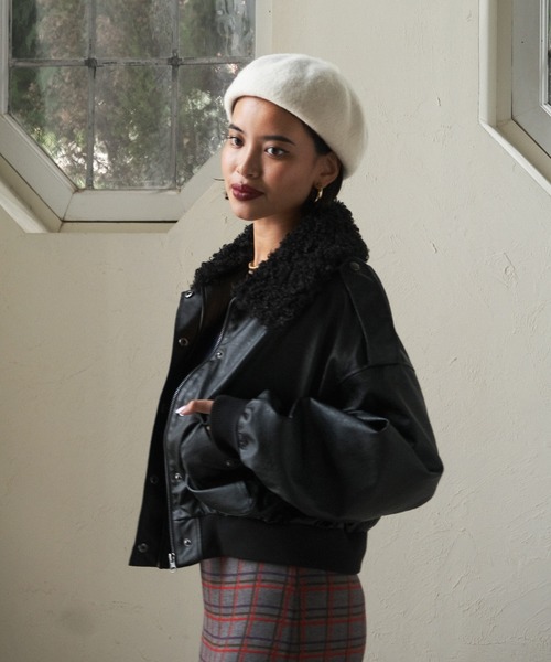 TINA：JOJUN（ティーナジョジュン）の「チャーム付き フェルトベレー帽 TINA：JOJUN（ハンチング/ベレー帽・レディース・アイボリー/ブラック/オレンジ・F）」の2枚目の写真