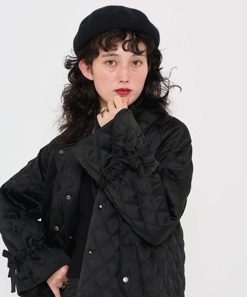 TINA：JOJUN（ティーナジョジュン）の「チャーム付き フェルトベレー帽 TINA：JOJUN（ハンチング/ベレー帽・レディース・アイボリー/ブラック/オレンジ・F）」の3枚目の写真