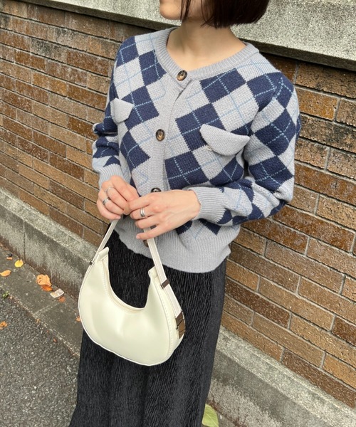 mebole(メボレ)の「アーガイル柄ニットカーディガン(カーディガン/ボレロ・レディース・ブラウン/ブラック/グレー・FREE)」の3枚目の写真