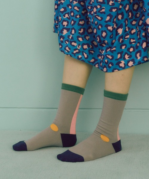 manana suerte（マニャーナスエルテ）の「カラーブロックソックス（ソックス/靴下・レディース・ブラック/オフホワイト/グレー・FREE）」の7枚目の写真
