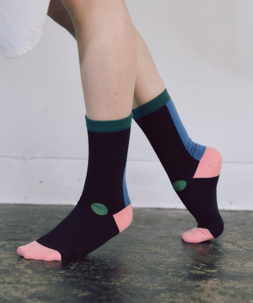 manana suerte（マニャーナスエルテ）の「カラーブロックソックス（ソックス/靴下・レディース・ブラック/オフホワイト/グレー・FREE）」の5枚目の写真