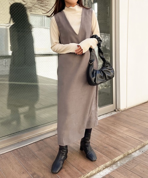 Lamoa(ラモア)の「Lamoa/Vネック ジャンパースカート(ワンピース・レディース・ブラック/グレー/ベージュ・MEDIUM/LARGE)」の22枚目の写真