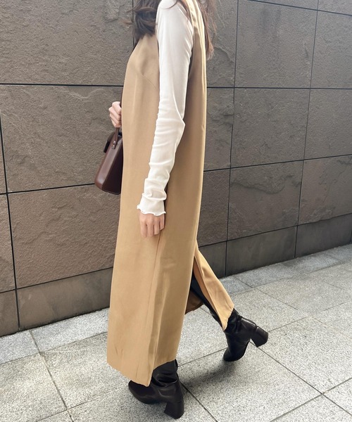 Lamoa(ラモア)の「Lamoa/Vネック ジャンパースカート(ワンピース・レディース・ブラック/グレー/ベージュ・MEDIUM/LARGE)」の7枚目の写真