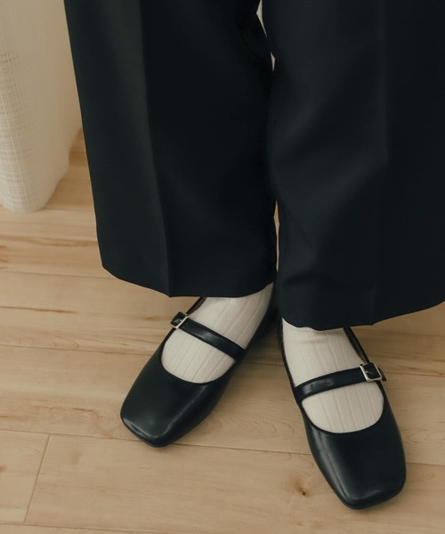 SENSE OF PLACE by URBAN RESEARCH（センスオブプレイスバイアーバンリサーチ）の「メリージェーンシューズ（バレエシューズ・レディース・ブラック/アイボリー・SMALL/MEDIUM/LARGE）」の2枚目の写真