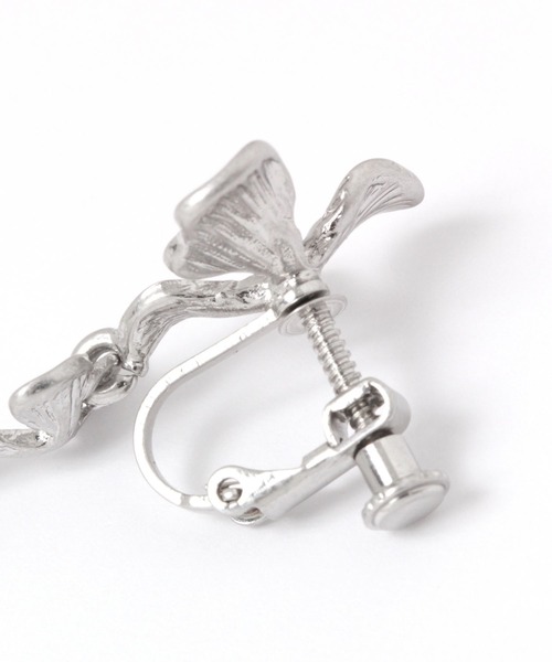 studio CLIP（スタディオクリップ）の「2フラワーパールイヤリング《オケージョンライン》（イヤリング・レディース・その他1/その他2・FREE）」の6枚目の写真