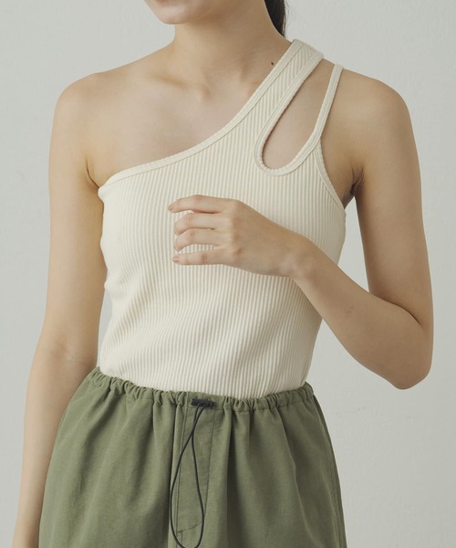 earthy(アーシー)の「【earthy_】リブワンショルデザインタンクトップ(タンクトップ・レディース・ブラック/アイボリー・SMALL/MEDIUM)」の2枚目の写真