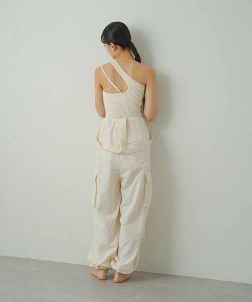 earthy(アーシー)の「【earthy_】リブワンショルデザインタンクトップ(タンクトップ・レディース・ブラック/アイボリー・SMALL/MEDIUM)」の15枚目の写真