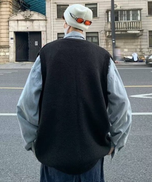 MGV(エムジーヴィー)の「Vネックニットベスト(ベスト・メンズ・ブラック・MEDIUM/X-LARGE/LARGE)」の9枚目の写真