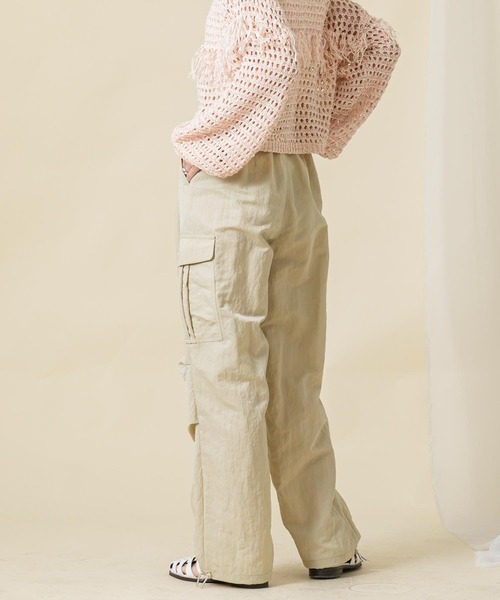 audrey and john wad（オードリーアンドジョンワッド）の「ナイロンワッシャーカーゴパンツ（カーゴパンツ・レディース・ライトベージュ/ライトカーキ・M）」の11枚目の写真