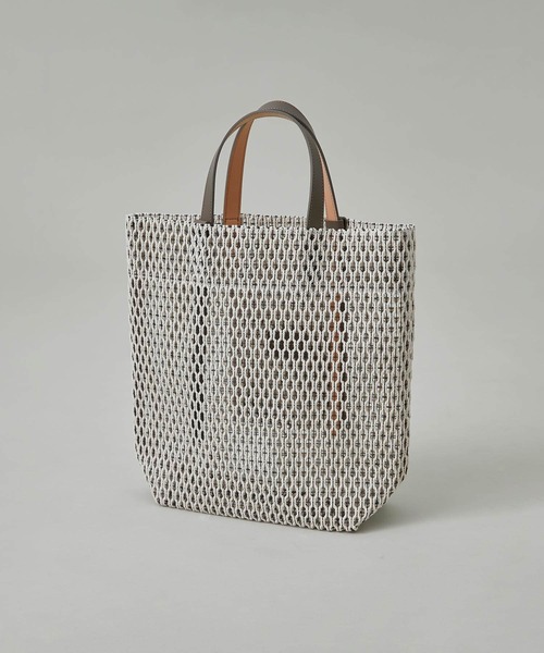 MARY AL TERNA（メアリオルターナ）の「【MARY AL TERNA/メアリオルターナ】GAP TOTE BAG/ギャップトートバッグ（トートバッグ・レディース・ライトブルー/ブラック/ホワイト・FREE）」の2枚目の写真