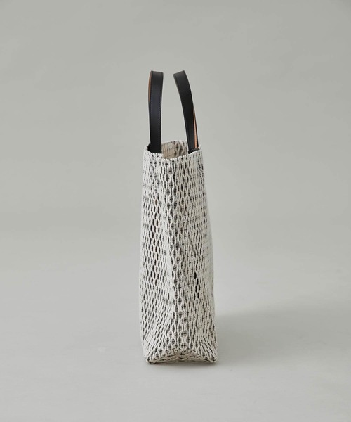 MARY AL TERNA（メアリオルターナ）の「【MARY AL TERNA/メアリオルターナ】GAP TOTE BAG/ギャップトートバッグ（トートバッグ・レディース・ライトブルー/ブラック/ホワイト・FREE）」の8枚目の写真