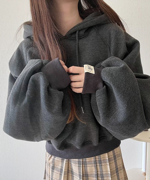 Nana(ナナ)の「Nanaタグボリュームパーカー(パーカー・レディース・ホワイト/ベージュ/ダークグレー/カーキ・FREE/X-LARGE/SMALL/MEDIUM/LARGE)」の17枚目の写真