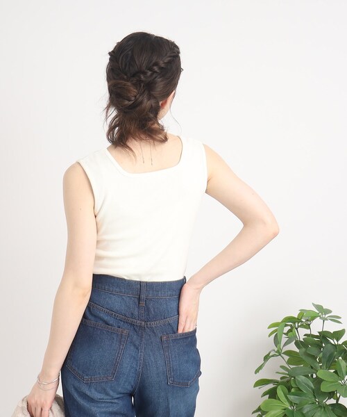 Cutie Blonde（キューティーブロンド）の「◆【旬のレイヤードコーデのお供に】スクエアネック タンクトップ（タンクトップ・レディース・ブラック/ホワイト系・01/02/03）」の13枚目の写真