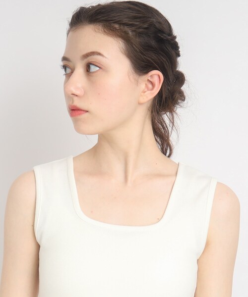 Cutie Blonde（キューティーブロンド）の「◆【旬のレイヤードコーデのお供に】スクエアネック タンクトップ（タンクトップ・レディース・ブラック/ホワイト系・01/02/03）」の16枚目の写真