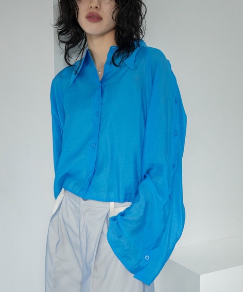 VACANCY(ヴァカンシー)の「マルチウェイショルダーシアーシャツ(シャツ/ブラウス・レディース・ブルー/ライトグレー/ライトパープル/ネイビー/イエロー・FREE)」の4枚目の写真