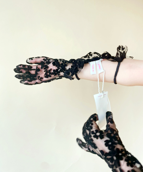 YUHAN WANG フローラルレースグローブ　黒 Yuhan Wang ／ レース グローブ YUHAN WANG フローラルレース