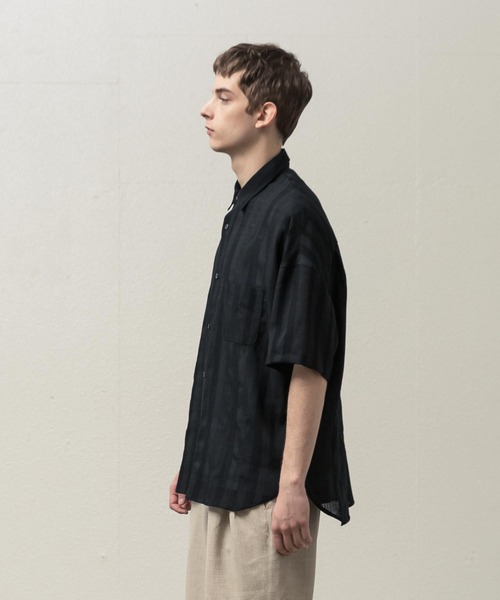 SLICK(スリック)の「ストライプリノクロスドロップショルダーシャツ(シャツ/ブラウス・メンズ・ブラック/オフホワイト・1/2/3)」の6枚目の写真