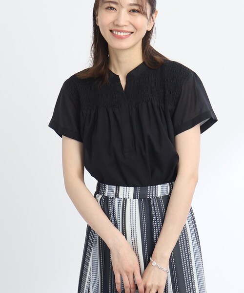 Reflect(リフレクト)の「◆【接触冷感/洗える】シャーリングシアーブラウス(シャツ/ブラウス・レディース・ブルー/ブラウン系/アイボリー/ブラック/ワインレッド・09/11/07/17/05/15 /13)」の3枚目の写真