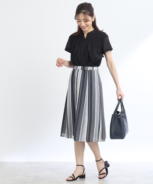 Reflect(リフレクト)の「◆【接触冷感/洗える】シャーリングシアーブラウス(シャツ/ブラウス・レディース・ブルー/ブラウン系/アイボリー/ブラック/ワインレッド・09/11/07/17/05/15 /13)」の20枚目の写真