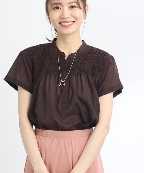 Reflect(リフレクト)の「◆【接触冷感/洗える】シャーリングシアーブラウス(シャツ/ブラウス・レディース・ブルー/ブラウン系/アイボリー/ブラック/ワインレッド・09/11/07/17/05/15 /13)」の22枚目の写真