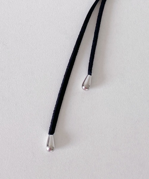 iso（イソ）の「フェイクスウェード コードチョーカー（チョーカー・レディース・シルバー/ブラウン/アイボリー・FREE）」の6枚目の写真