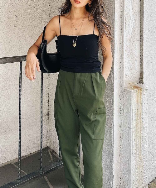 esutoreja(エストレジャ)の「シンプルカップキャミ(キャミソール・レディース・ホワイト/ブラウン/カーキ/ブラック・FREE)」の1枚目の写真