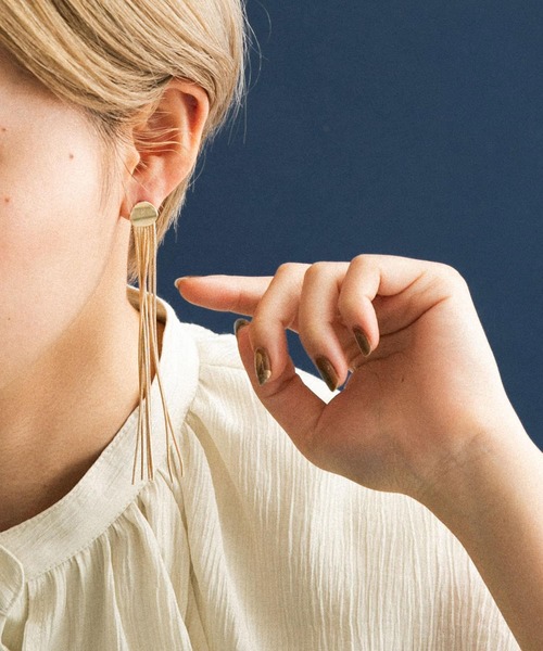 KBF（ケイビーエフ）の「ロングチェーンピアス（ピアス（両耳用）・レディース・シルバー/ゴールド・ONE）」の4枚目の写真