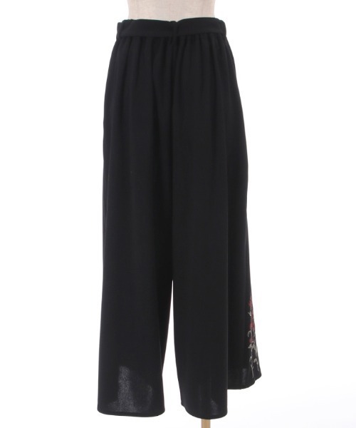 axes femme（アクシーズファム）の「リリー刺繍タック入ワイドパンツ