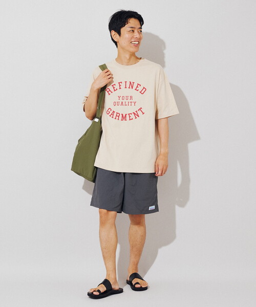 B.C STOCK（ベーセーストック）の「カレッジロゴ Tシャツ ”REFINED GARMENT”（Tシャツ/カットソー・メンズ・ブルー系その他/ホワイト/チャコールグレー/ベージュ・MEDIUM/LARGE）」の3枚目の写真