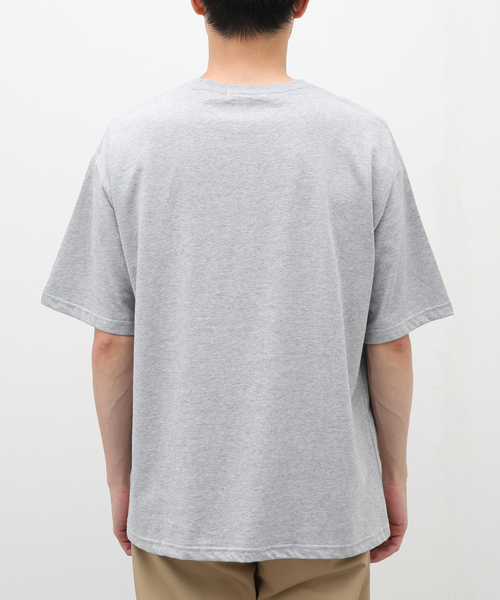B.C STOCK（ベーセーストック）の「カレッジロゴ Tシャツ ”REFINED GARMENT”（Tシャツ/カットソー・メンズ・ブルー系その他/ホワイト/チャコールグレー/ベージュ・MEDIUM/LARGE）」の7枚目の写真