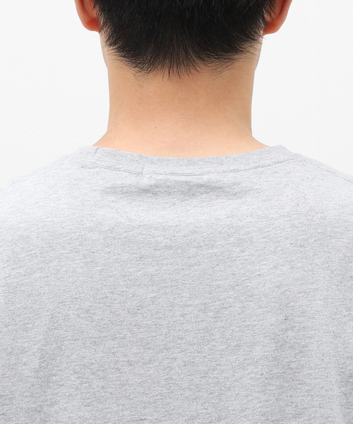 B.C STOCK（ベーセーストック）の「カレッジロゴ Tシャツ ”REFINED GARMENT”（Tシャツ/カットソー・メンズ・ブルー系その他/ホワイト/チャコールグレー/ベージュ・MEDIUM/LARGE）」の9枚目の写真