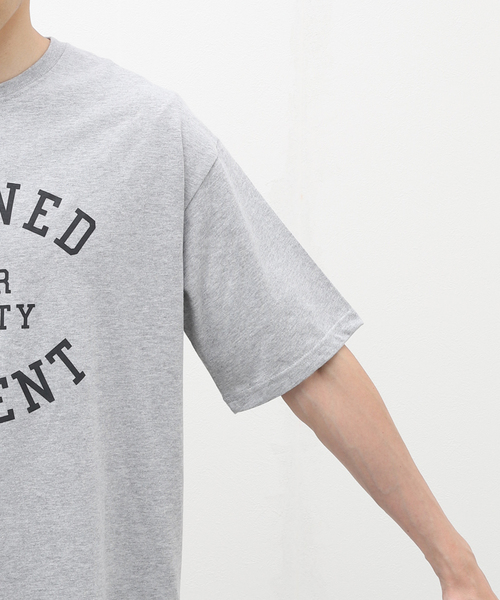 B.C STOCK（ベーセーストック）の「カレッジロゴ Tシャツ ”REFINED GARMENT”（Tシャツ/カットソー・メンズ・ブルー系その他/ホワイト/チャコールグレー/ベージュ・MEDIUM/LARGE）」の10枚目の写真