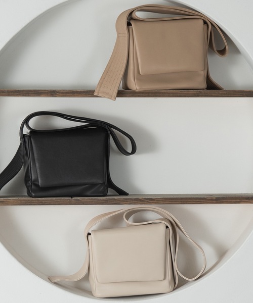 lawgy（ラウジー）の「stitch design useful bag（ショルダーバッグ・レディース・アイボリー/ベージュ/ブラック・FREE）」の6枚目の写真