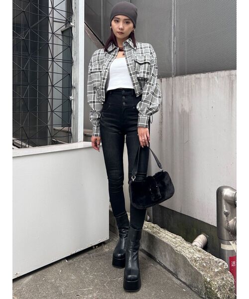 EMODA（エモダ）の「ドロストリングクロップシャツ（シャツ/ブラウス・レディース・その他/カーキ/アイボリー/ブラック・FREE）」の13枚目の写真