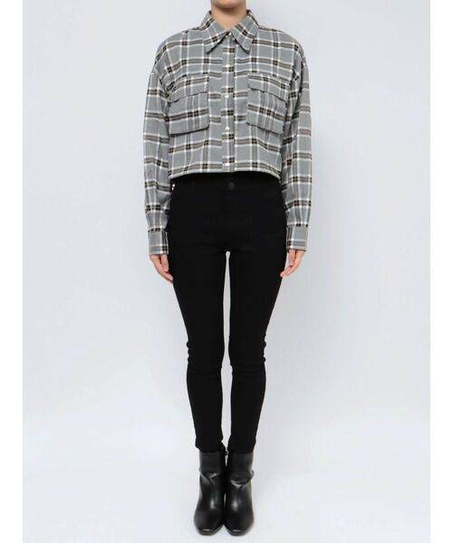 EMODA（エモダ）の「ドロストリングクロップシャツ（シャツ/ブラウス・レディース・その他/カーキ/アイボリー/ブラック・FREE）」の21枚目の写真