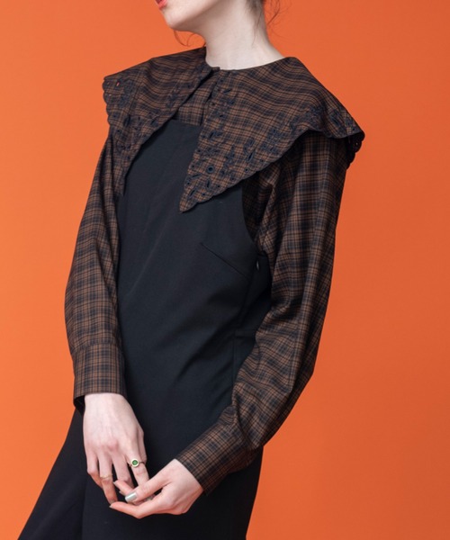 COMMRE（コムル）の「刺繍ビッグカラーブラウス（シャツ/ブラウス・レディース・ブラウン系その他/ブラック/ホワイト・FREE）」の4枚目の写真