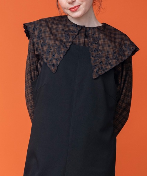 COMMRE（コムル）の「刺繍ビッグカラーブラウス（シャツ/ブラウス・レディース・ブラウン系その他/ブラック/ホワイト・FREE）」の5枚目の写真