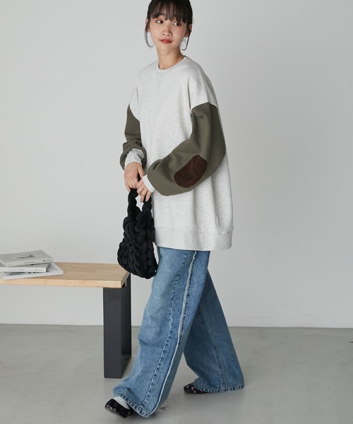 forksy.（フォルクシー）の「【forksy.】バイカラーエルボーパッチスリーブ裏起毛スウェット（スウェット・レディース・ネイビー/オートミール/スミクロ・FREE）」の22枚目の写真