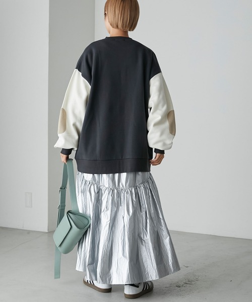 forksy.（フォルクシー）の「【forksy.】バイカラーエルボーパッチスリーブ裏起毛スウェット（スウェット・レディース・ネイビー/オートミール/スミクロ・FREE）」の10枚目の写真