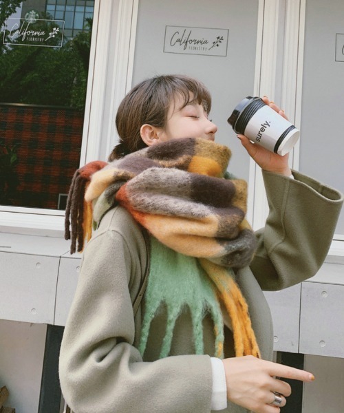 Ritzy（リッツィー）の「ボリュームチェック柄 フリンジマフラー