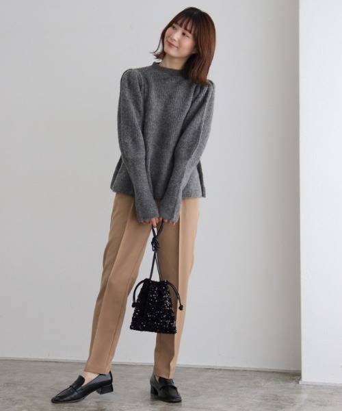 Pierrot（ピエロ）の「ふんわりウォッシャブルサムホールペプラムニット（ニット/セーター・レディース・ブラック/オフホワイト/チャコール/ベージュ/ネイビー・M/L）」の22枚目の写真