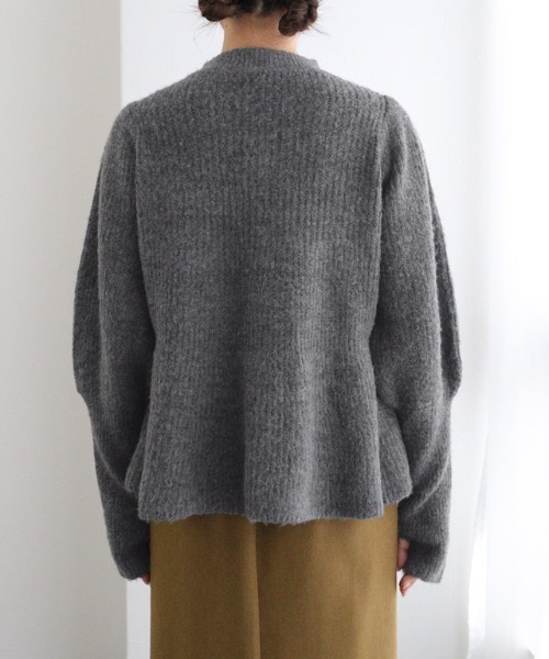 Pierrot（ピエロ）の「ふんわりウォッシャブルサムホールペプラムニット（ニット/セーター・レディース・ブラック/オフホワイト/チャコール/ベージュ/ネイビー・M/L）」の21枚目の写真