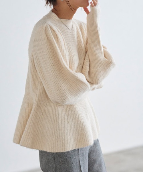 Pierrot（ピエロ）の「ふんわりウォッシャブルサムホールペプラムニット（ニット/セーター・レディース・ブラック/オフホワイト/チャコール/ベージュ/ネイビー・M/L）」の14枚目の写真