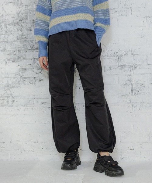 LAKOLE（ラコレ）の「パラシュートパンツ / 988016（その他パンツ・レディース・カーキ/ブラック・SMALL/MEDIUM）」の2枚目の写真