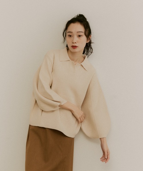 moi tytto（モイテュット）の「ボリュームスリーブニットポロ（ポロシャツ・レディース・ナチュラル/ベージュ/ブラウン・MEDIUM/SMALL）」の18枚目の写真